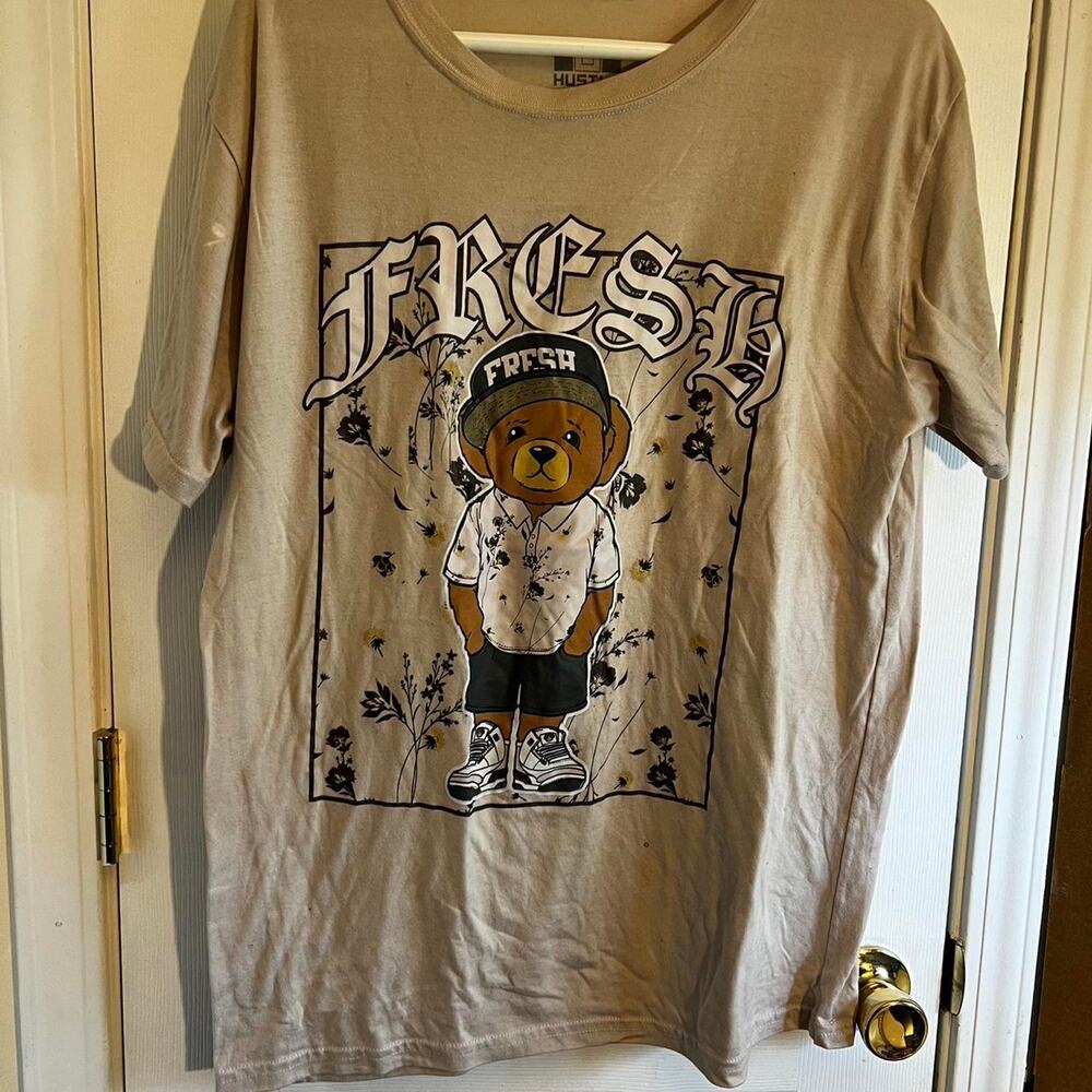 Hustle fresh bear tee with